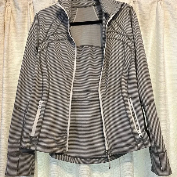 Lululemon Define Jacket Sz 12 In Tonka
Stripe Heathered Slate White - Picture 13 of 13